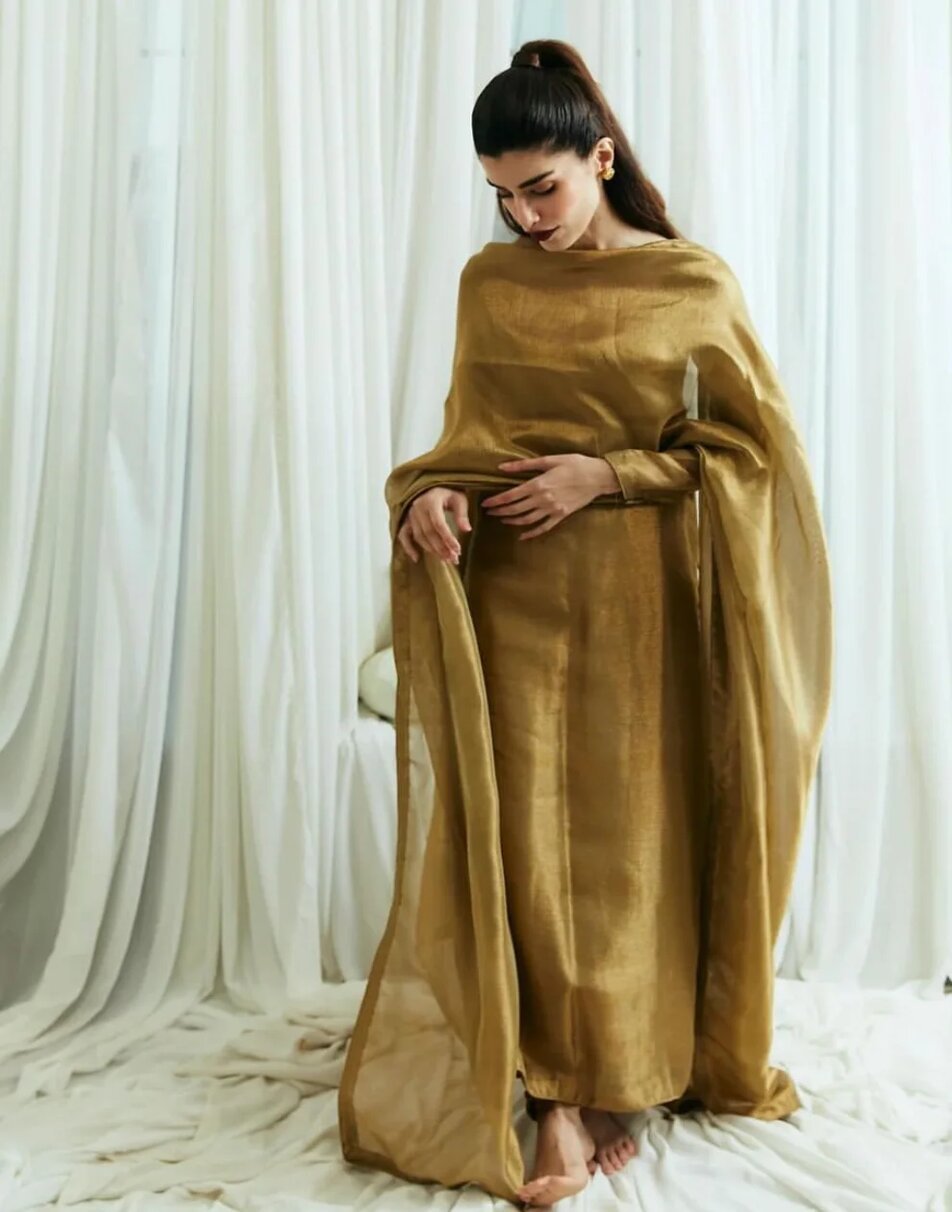 Golden tissue straight cut suit set