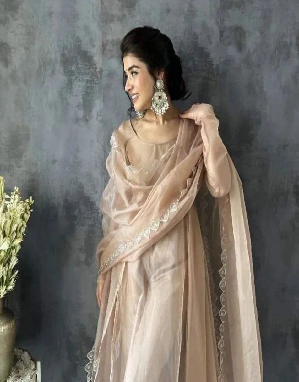 Beige organza suit