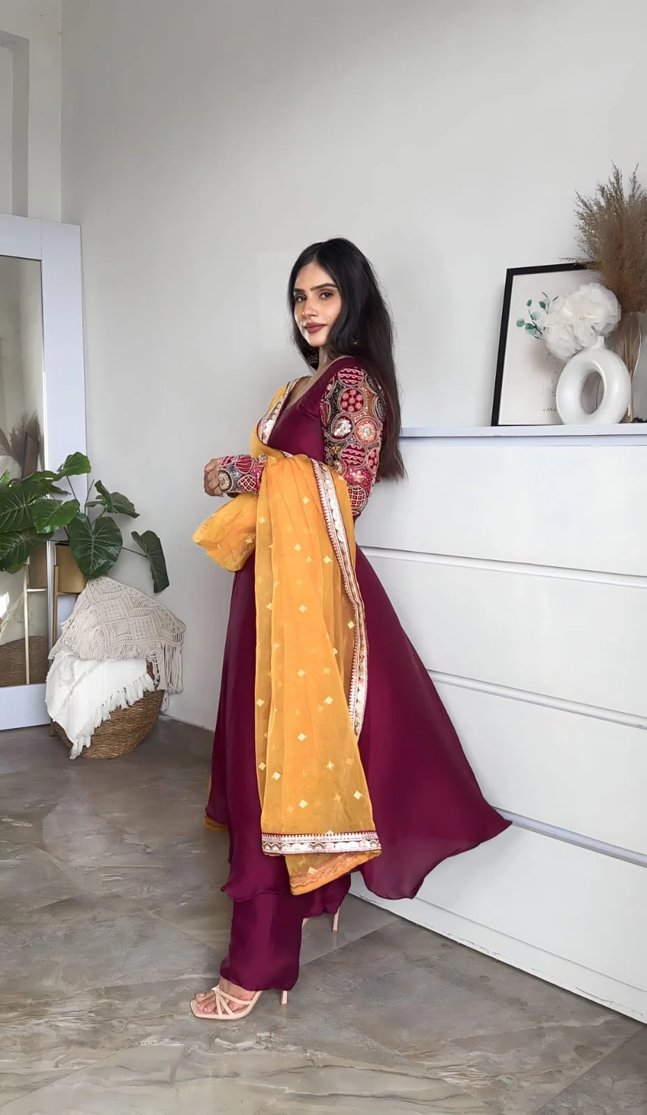 White luckwoni anarkali suit