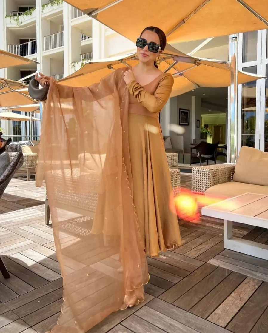 Uppada Silk Suit With Organza Duppatta