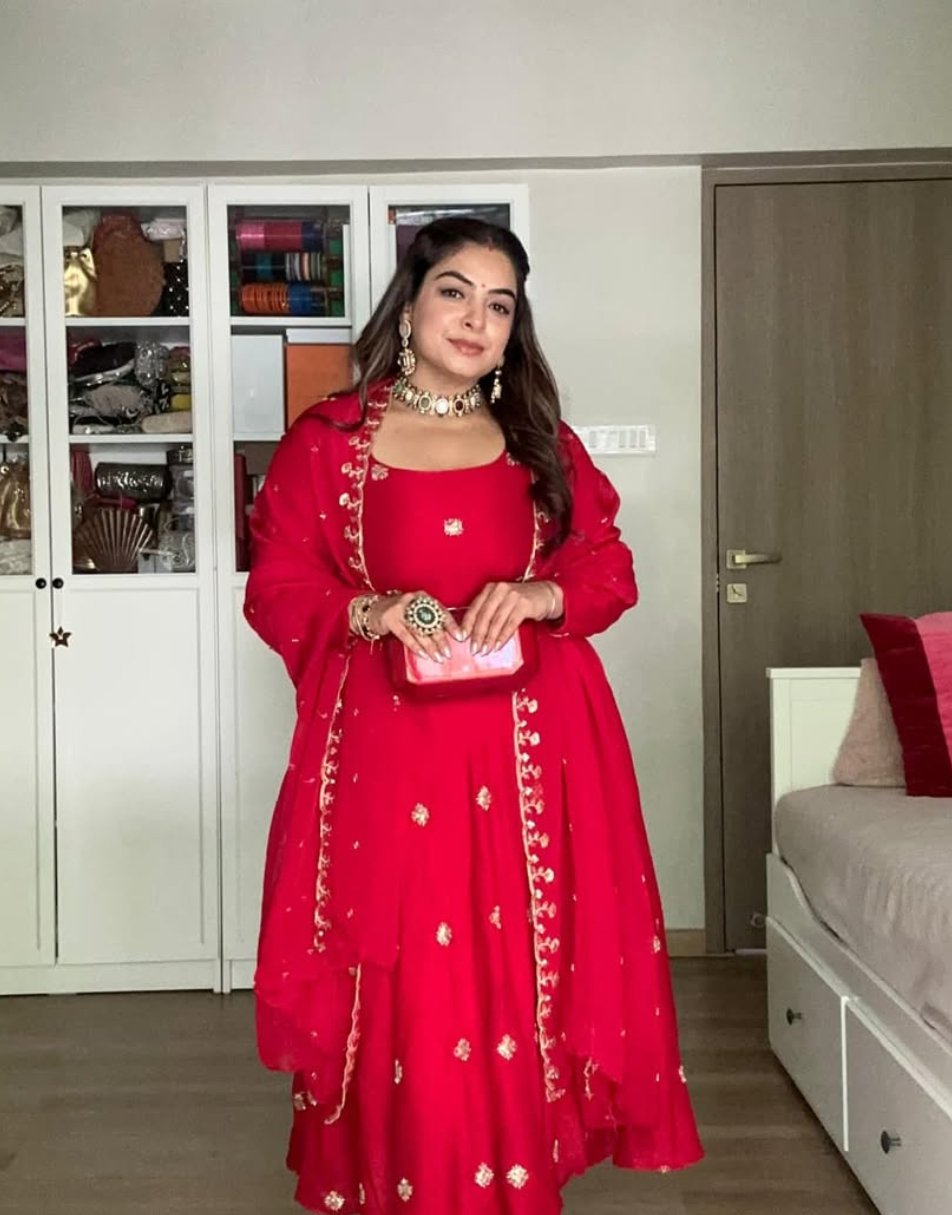 Red dola anarkali suit